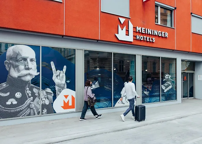 Hotel Meininger Downtown Franz 3*