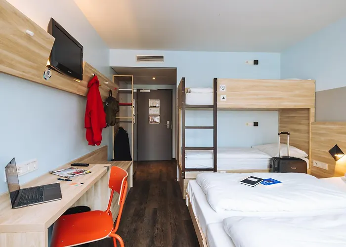 Hotel Meininger Downtown Franz 3*